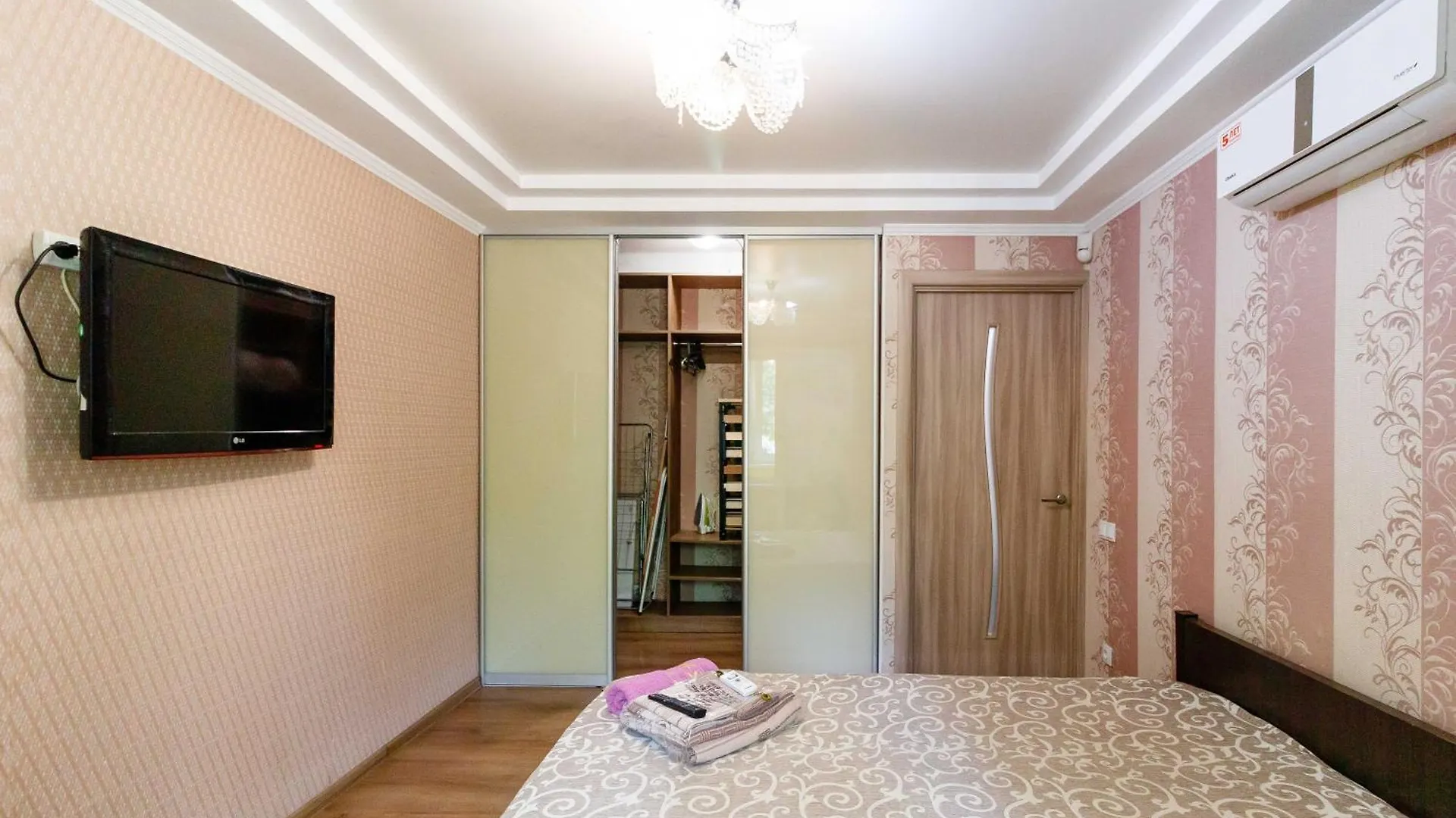 Квартиркофф на Оболонский проспект 37 Киев 0*,  Украина